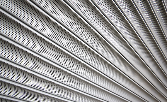 L’installation de vos rideaux métalliques autour de Nantes