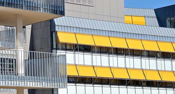 Dépanneurs compétents de store banne à Nantes Métropole